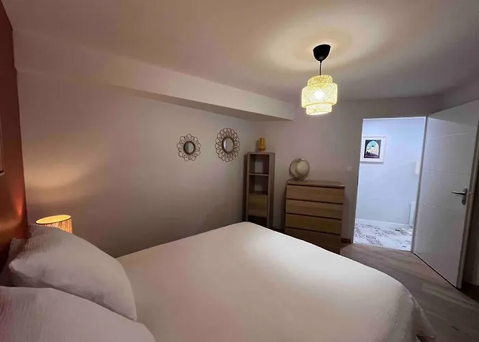 La Maison Rue Nadaud, Au Pied Des Remparts