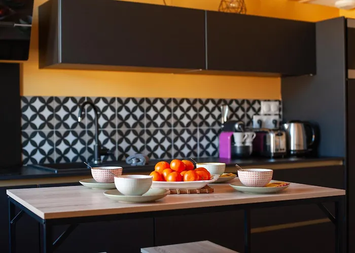 La Maison Rue Nadaud, Au Pied Des Remparts *