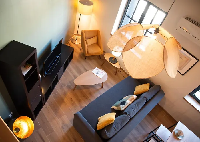 La Maison Rue Nadaud, Au Pied Des Remparts